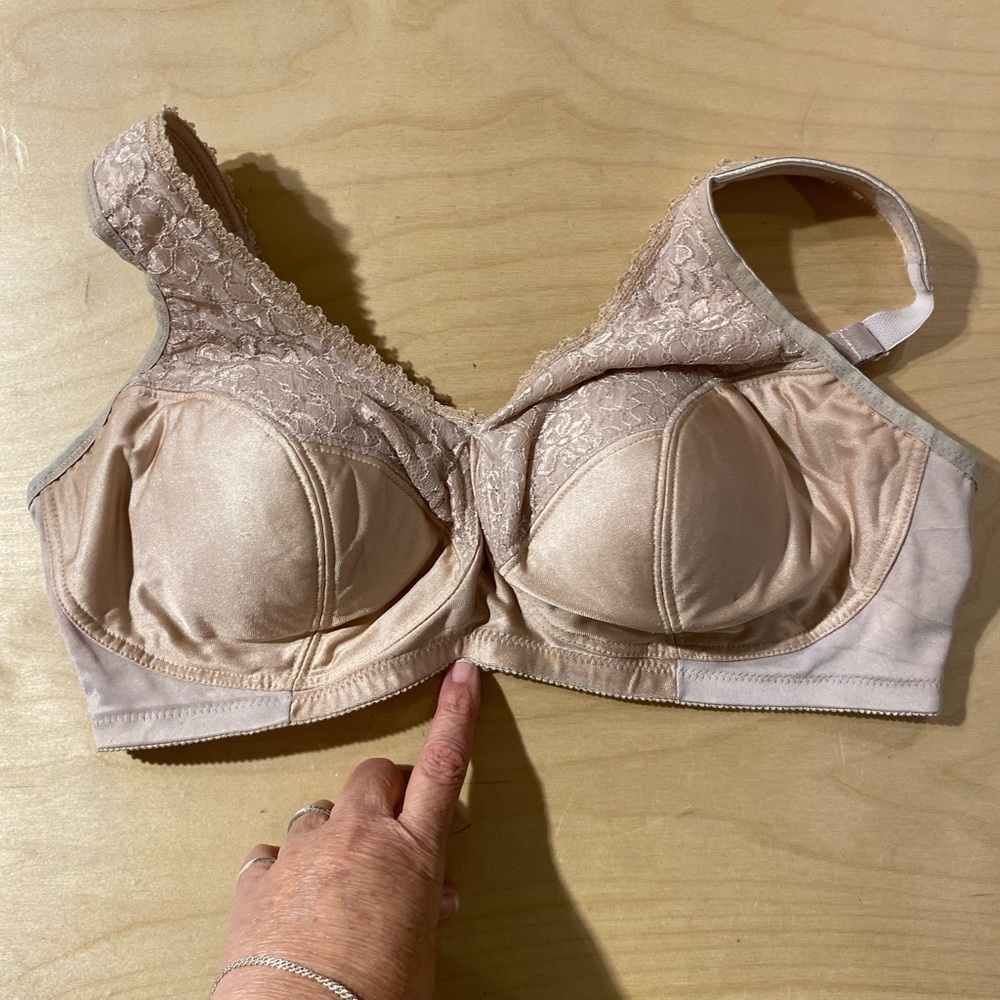 Glamorise Lace Detail Bra in Soft Beige Underwire 42 D (NP)